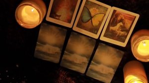 АСМР НЕРАЗБОРЧИВЫЙ И ПОЛУРАЗБОРЧИВЫЙ ШЕПОТ. ГАДАНИЕ НА КАРТАХ. ASMR WHISPER. ORACLE CARD READING.