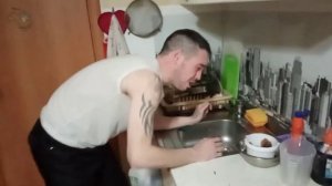 Пробую маринованный перец чили