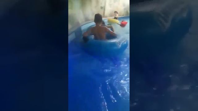 В аквапарке Лимпопо смотреть онлайн