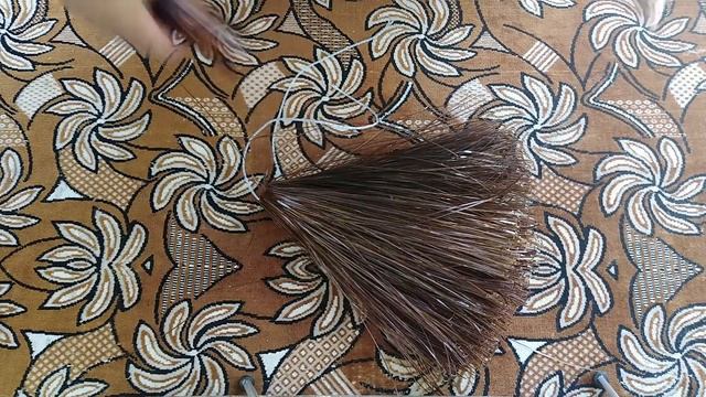 КАК СДЕЛАТЬ МЕТЛУ ИЗ ПЛАСТИКОВЫХ БУТЫЛОК - HOW TO MAKE A BELL FROM PLASTIC BOTTLES смотреть онлайн