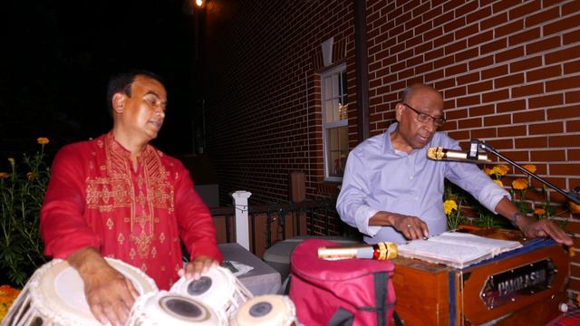 Garden Party at Soma Bose's Place (23/26) смотреть онлайн