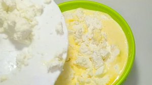 Смешать, запечь- и готово! Болгарский пирог с брынзой, сыром и помидорами из теста Фило.