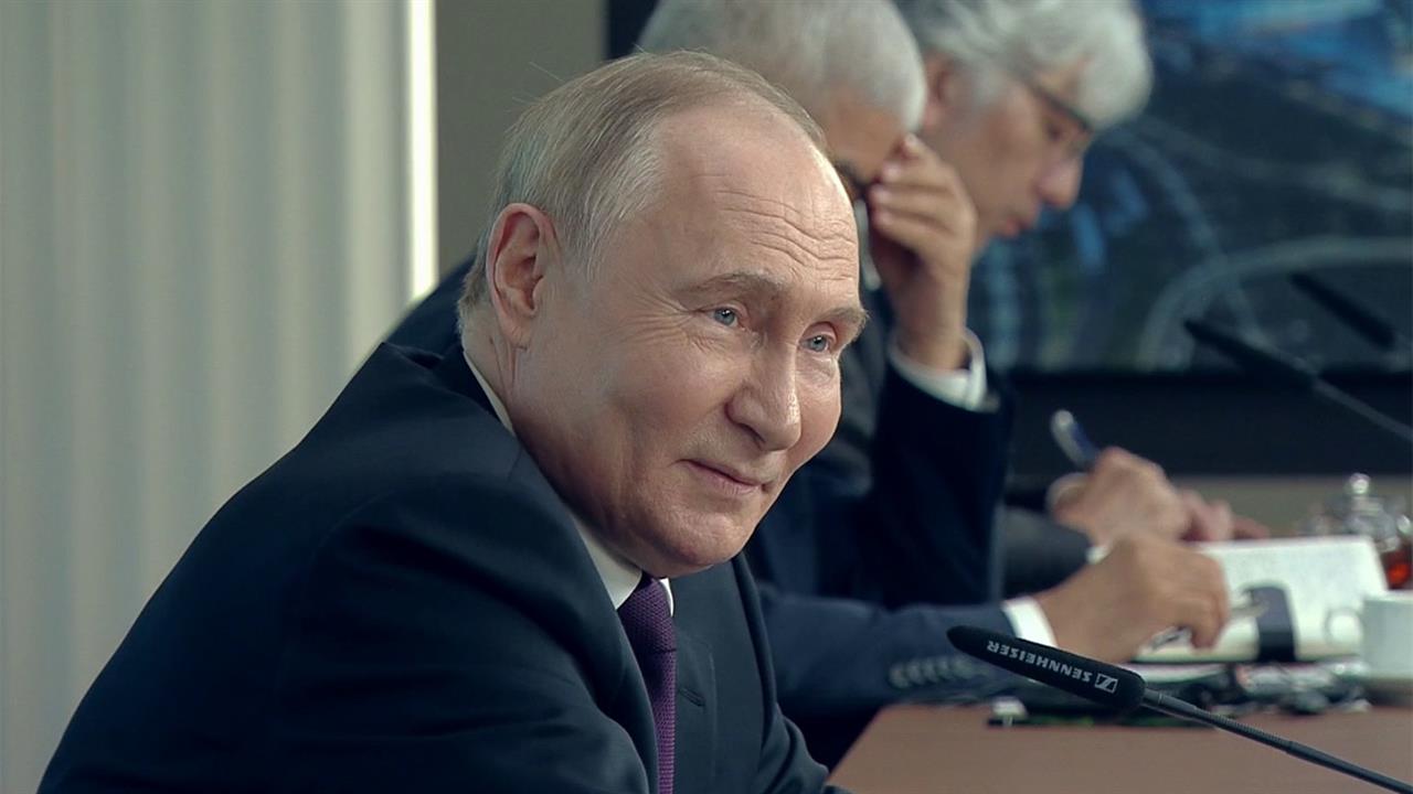 Владимир Путин проводит встречу с главами мировых информационных агентств