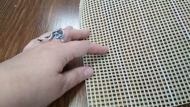 Учусь вышивать Бисером. Выбор основы.
