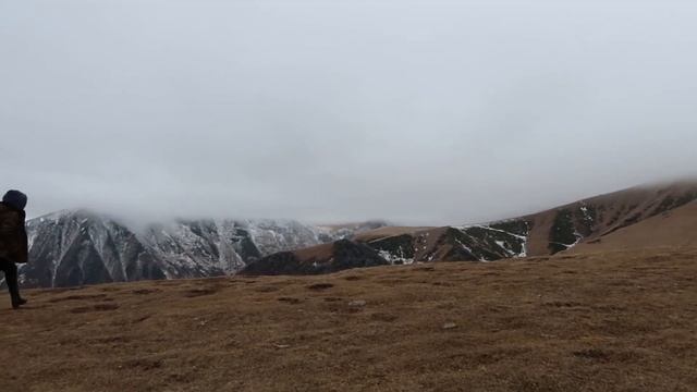 Жанна и *гора Казбек* (Жинвальское водохранилище, крепость Ананури, арка Дружбы)