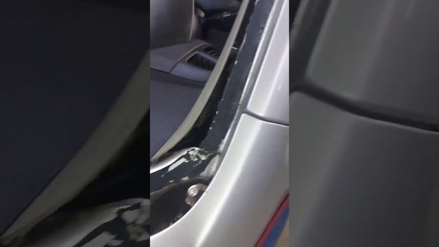 Замена лобового стекла на киа серато.