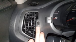 Рабочий левый дефлектор обдува Kia Sportage 3