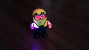 Танцующий миньон Дэйв