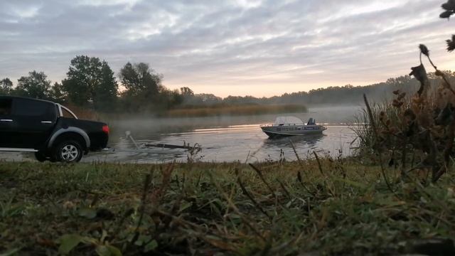 Спуск лодки на воду не выходя из машины. смотреть онлайн