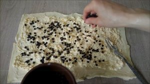 Слоёные розы с творогом и шоколадом