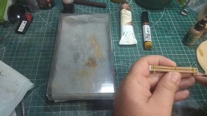 покраска деревянных частей на модели