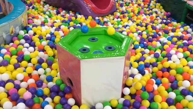 Мини-фонтан для сухого бассейна смотреть онлайн