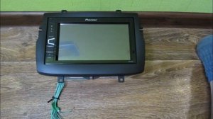 Рамка 2 din в Ладу Весту. Магнитола Pioneer MVH-AV185.