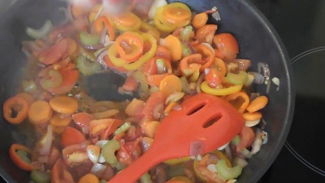 Овощное рагу с баклажанами и цукини Быстро и вкусно смотреть онлайн