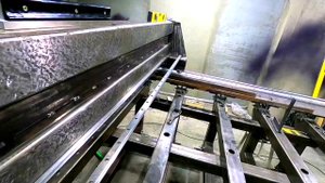 Отшабрил ЧПУ станок. Установка рельс Y. Изготовление портала. Как сделать чпу станок своими руками 2