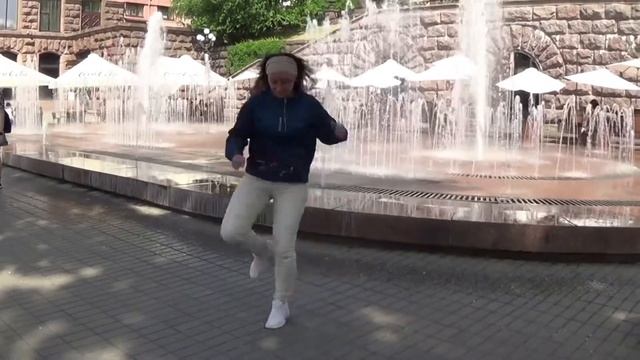 Девушка красиво танцует Shuffle dance (шаффл, шафл танец) смотреть онлайн