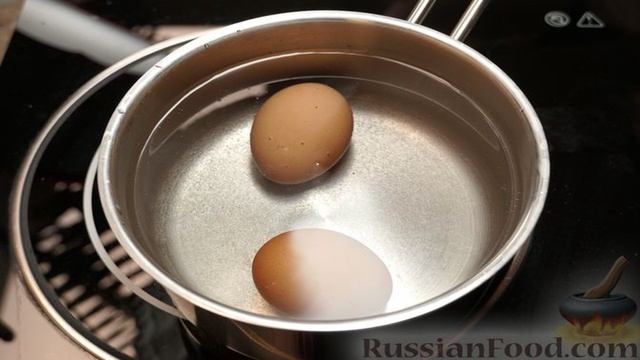 Куриный суп с чечевицей и яйцами