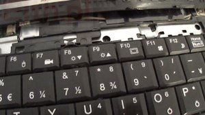 How to replace or remove keyboard in Fujitsu Siemens Amilo PI 3540