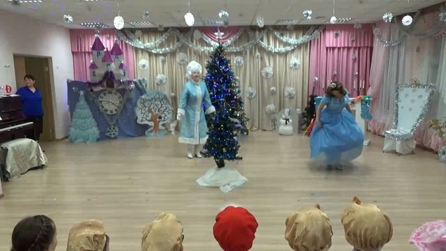 Видео Новогоднего праздника в группе Рябинка смотреть онлайн