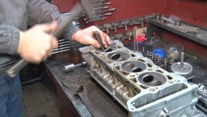 Как выполнить полный ремонт головки блока цилиндра ВАЗ 2107 001? Ремонт ГБЦ наглядно