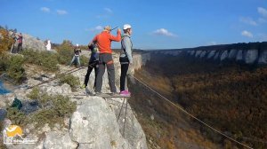 Оксана Змеиное Ущелье Роупджампинг в Крыму с командой Скайлайн