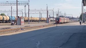 Пригородный поезд РА2 прибывает на ст. Ульяновск