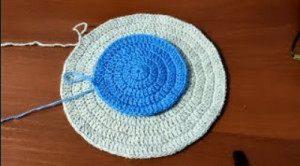 КРУГ КРЮЧКОМ С ОДНИМ НАКИДОМ. РОВНЫЙ, ПЛОСКИЙ КРУГ. Урок 16. (720p)