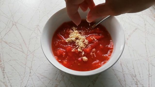 Соус из помидоров с хреном. Остренько и по-летнему!