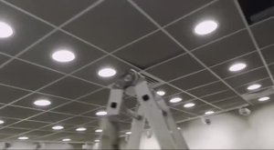 Электромонтажные работы в салоне сотовой связи.