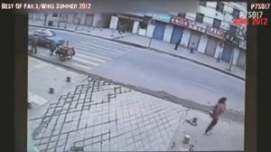 Провалилась в канализационный люк