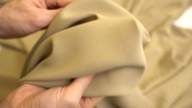 Ткань плательная креп (бежевый) 100% вискоза смотреть онлайн