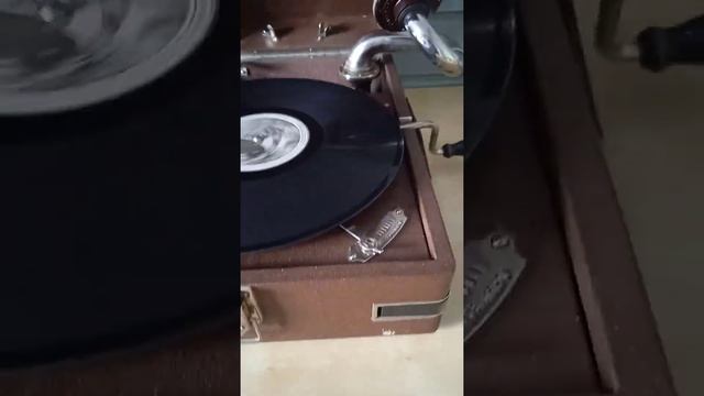 Патефон . Граммофон Артель . СССР смотреть онлайн