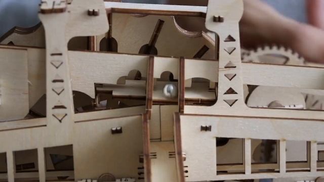 Механическая машина Marble от Uniwood - деревянный конструктор, 3D пазл смотреть онлайн