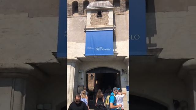 Roma Sant'Angelo Köprüsü ve kalesi.(Sant'Angelo Bridge and castle.) Roma İtaly.