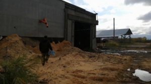 ОПИЛКИ НА ОГОРОДЕ.  Навоз в мешках.