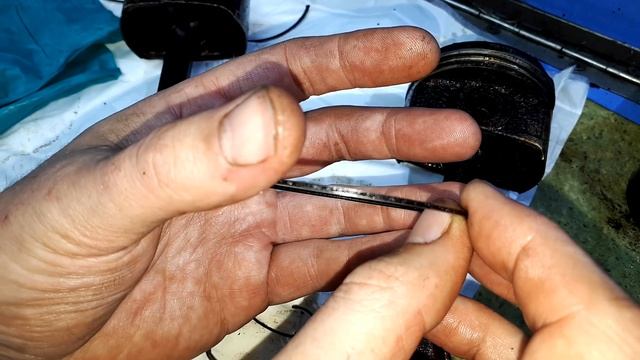 Осмотр поршней с неисправного двигателя 1KR-FE смотреть онлайн