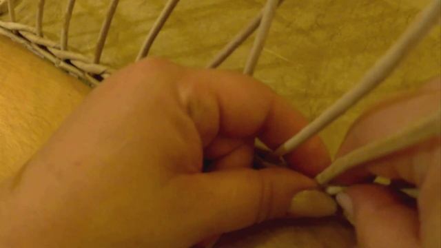 Корзинка для печенья из бумажных трубочек. смотреть онлайн