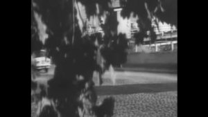Быть лишним (1976) car crash scene
