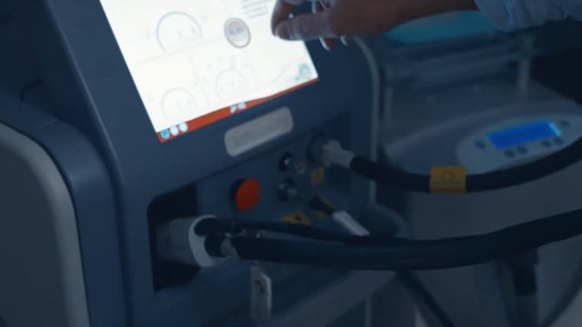 Traitement d'épilation laser - GentleMax Pro смотреть онлайн