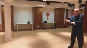 Вытягивание шёлковой нити