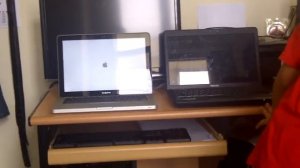 windows 7 (original) VS  mac book pro  (booting race)