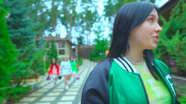 Трейлер - ДИАНА ПОКАЗАЛА ФУТБОЛИСТКАМ КТО РУЛИТ В ЗАГОРОДНОМ ДОМЕ!!! ЗАСТУПИЛАСЬ ЗА ЧЕРЛИДЕРШ FROG смотреть онлайн