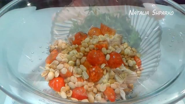 ВКУСНЫЙ , НЕОБЫЧНЫЙ ,СЫТНЫЙ САЛАТ С КУРИЦЕЙ И АРАХИСОМ ! смотреть онлайн