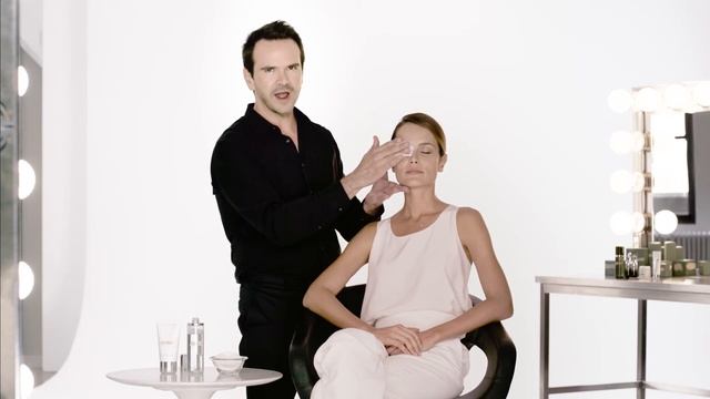 La Mer Technique: Sweep Away Eye Makeup #BeautyBeyondSkincare смотреть онлайн