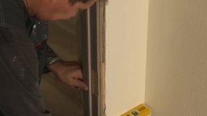 Установка дверей. Плинтус и Порожек на лоджию.