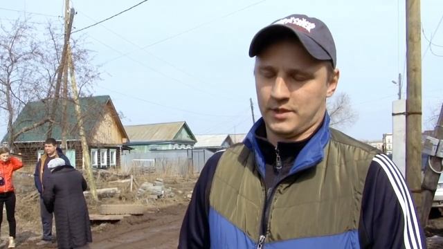 ТАЛАЯ ВОДА ЗАЛИЛА ДОМА, ОГОРОДЫ ЖИТЕЛЕЙ УЛИЦЫ ЧАПАЕВА