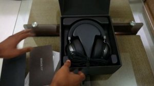 RAZER KRAKEN 7.1 V2  Digital USB Gaming Headset Unboxing !!!!! (Gunmetal Edition)