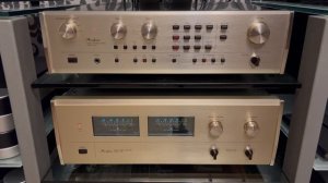 Accuphase C-230 + P-260 (предварительный усилитель и усилитель мощности)