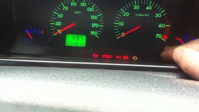 Установка часов а в автомобилях Fiat Scudo, Peugeot Expert, Jumpy смотреть онлайн