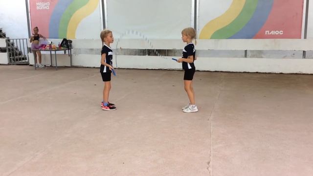Скакалка 24  Одна скакалка на двоих  Поворот на 360 градусов